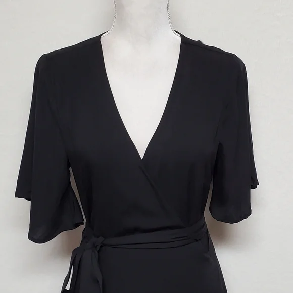KOKO+MASON Black V-neck Asymmetric Ruffle Hem Butterfly Sleeve Wrap Dress Medium - Picture 5 of 16